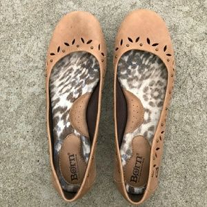 SALE!!! BORN Tan Flats